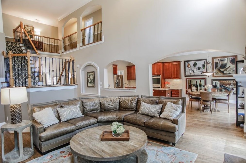 270 Wembley Cir, Atlanta GA  30328-6757 exterior