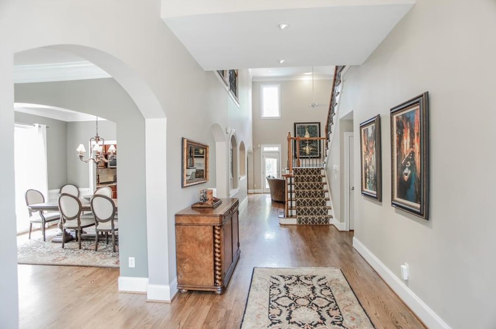 270 Wembley Cir, Atlanta GA  30328-6757 exterior