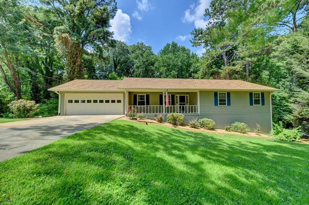 4151 Walnut Cir, Flowery Branch, GA 30542-3069