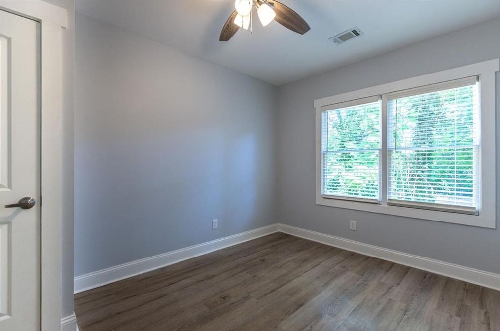 1655 Oak Knoll Cir, Atlanta GA  30315-5207 exterior