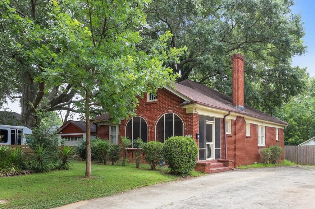 1036 Victory Dr, Atlanta, GA 30310-4555