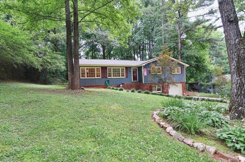 1554 Dogwood Ln, Acworth, GA 30102-1817