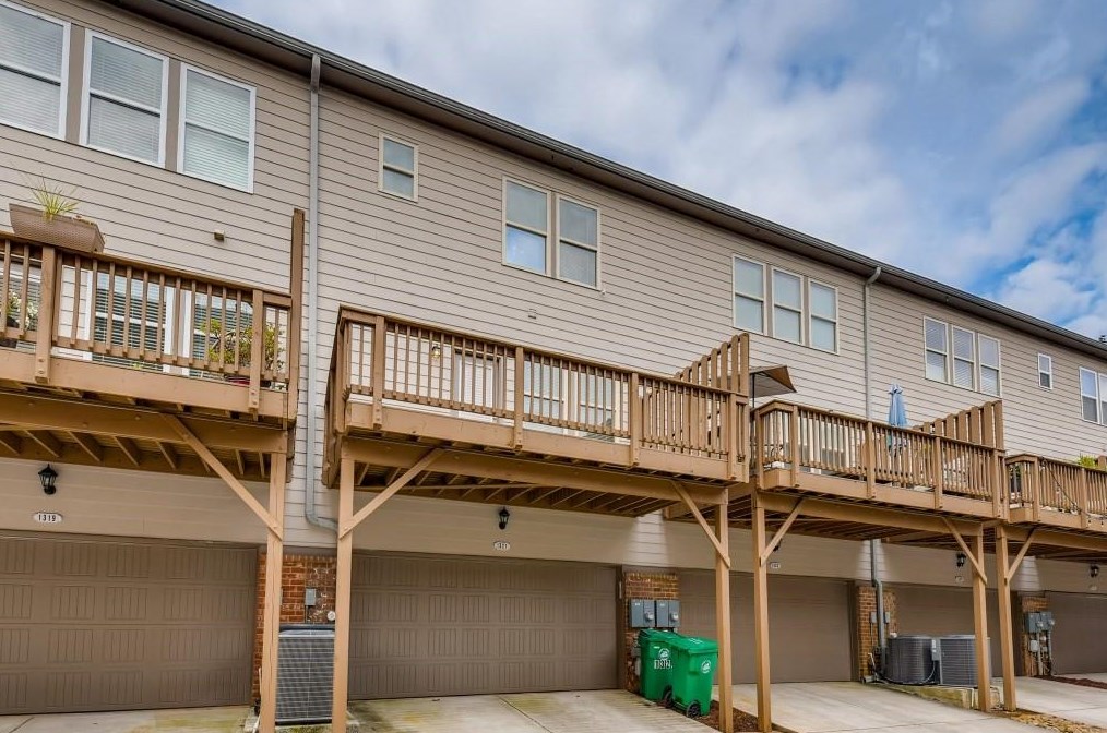 1321 Kingston Trl, Decatur GA  30033-3258 exterior