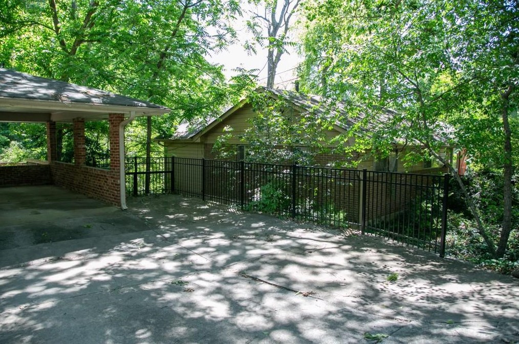 1547 Delia Dr, Decatur, GA 30033-3373