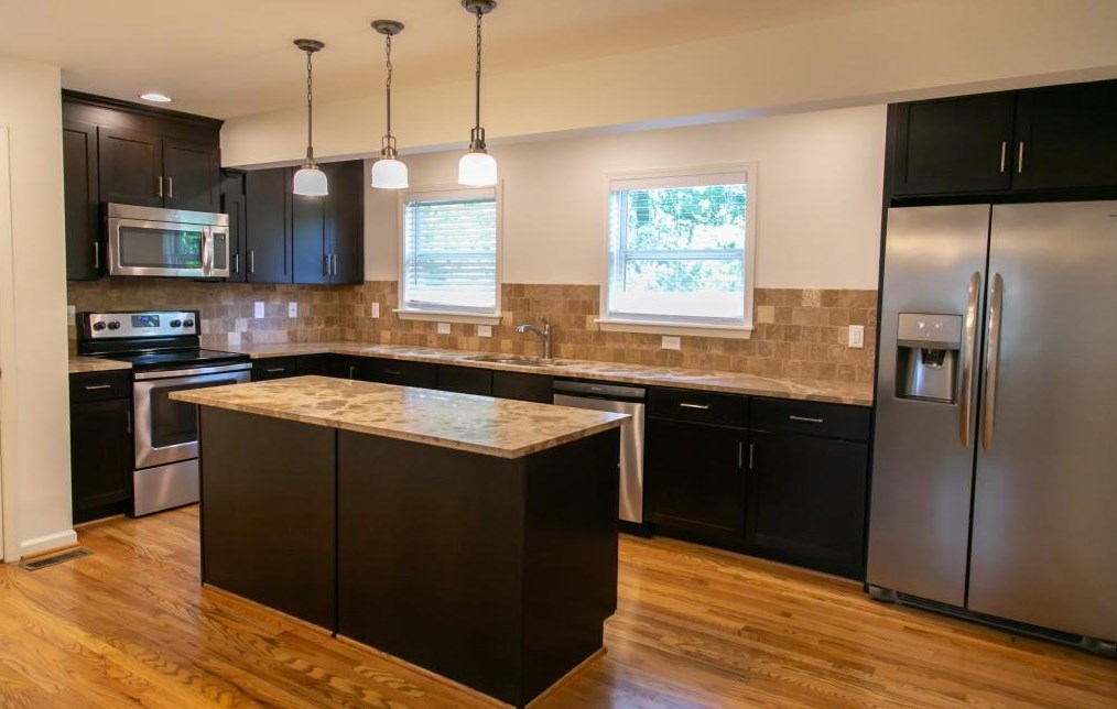 1547 Delia Dr, Decatur GA  30033-3373 exterior