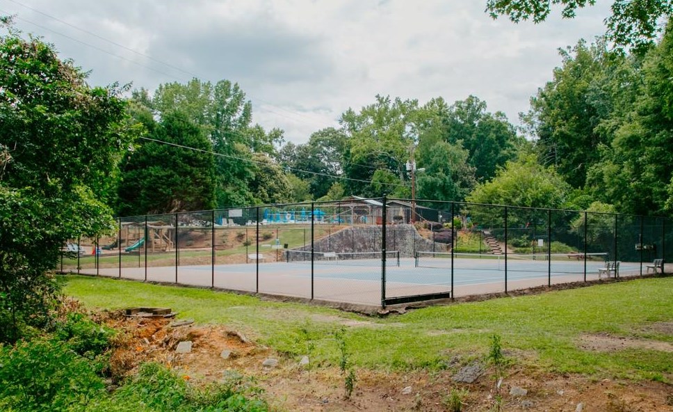 1547 Delia Dr, Decatur GA  30033-3373 exterior