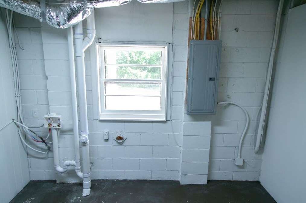 1547 Delia Dr, Decatur GA  30033-3373 exterior