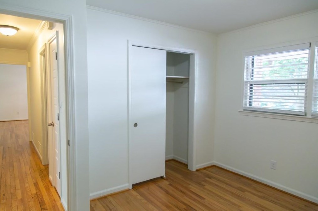 1547 Delia Dr, Decatur GA  30033-3373 exterior