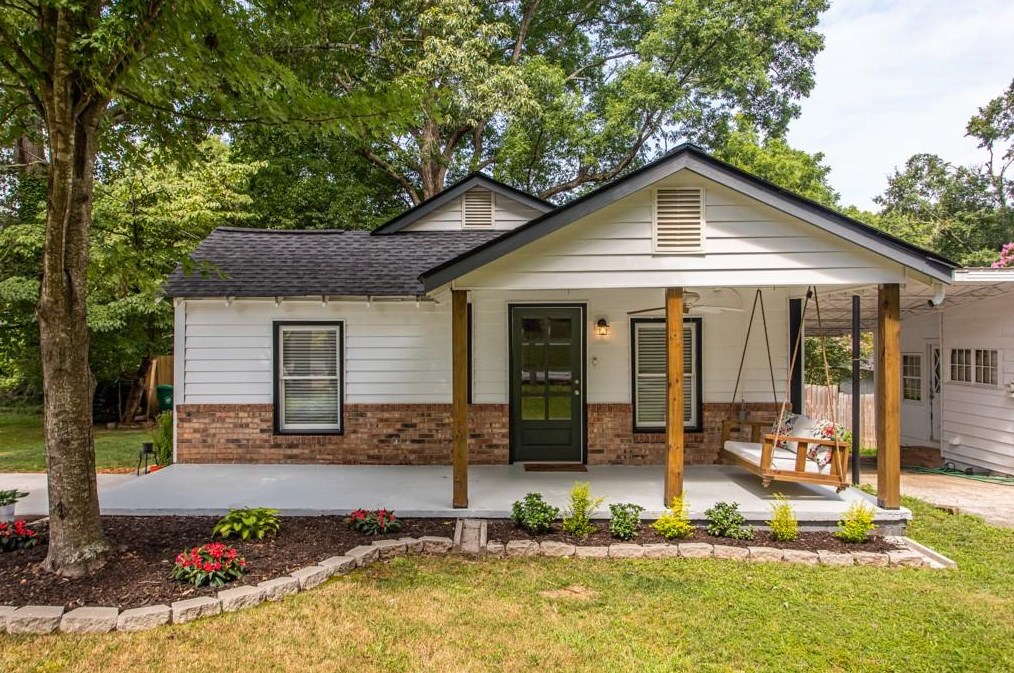 862 Tanner Dr, Scottdale, GA 30079