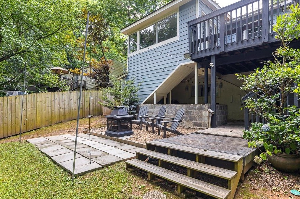 1891 Woodland Hills Ave, Atlanta GA  30318-3063 exterior