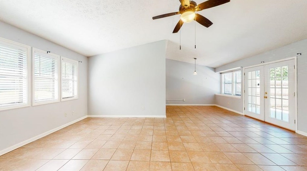 4668 Emerald Willow Dr, Acworth, GA 30101