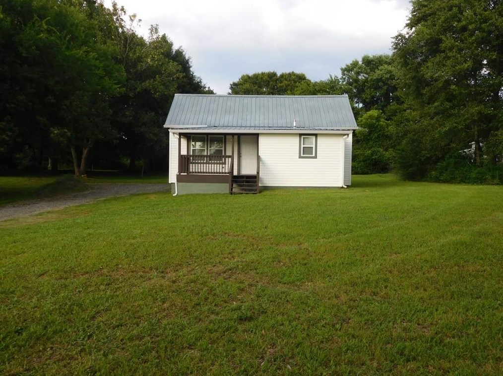 73 White River Rd, Aragon, GA 30104