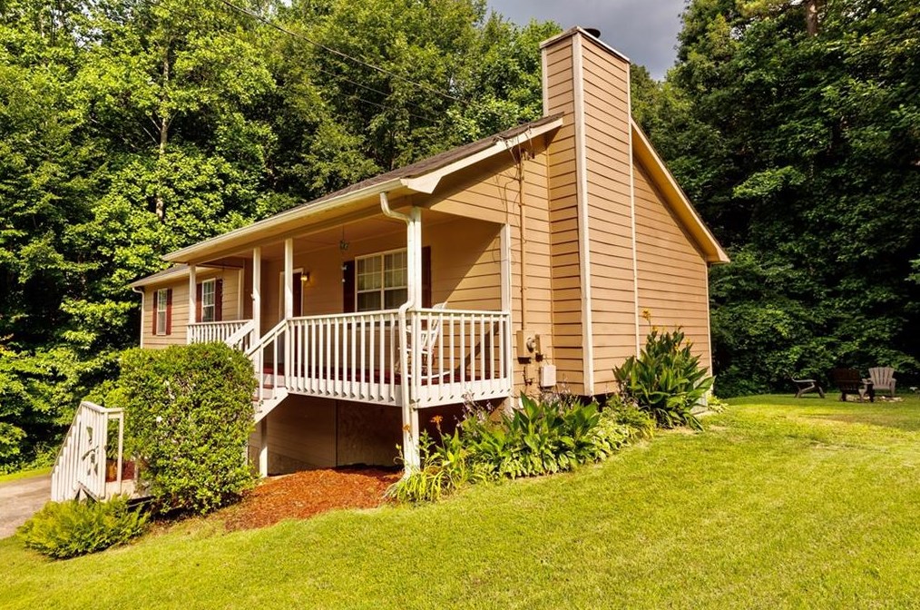 100 Brookside Dr, Dallas, GA 30132-4308