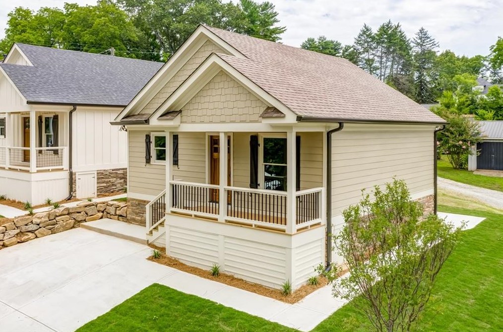 116 Strippling St, Ball Ground, GA 30107
