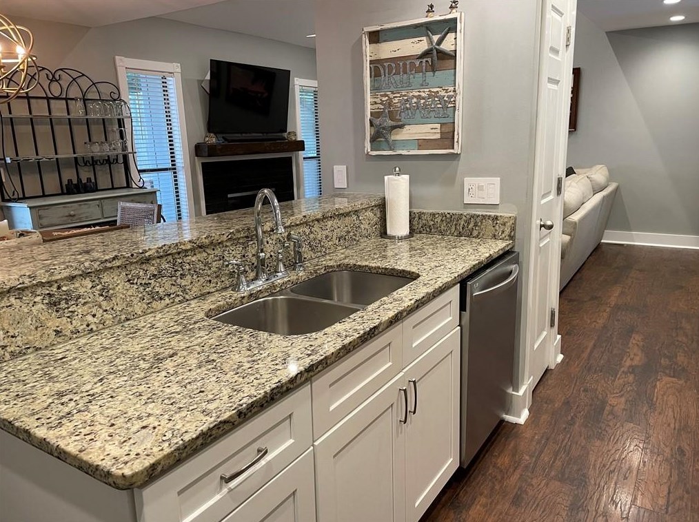 1083 Creatwood Cir, Smyrna GA  30080-8212 exterior