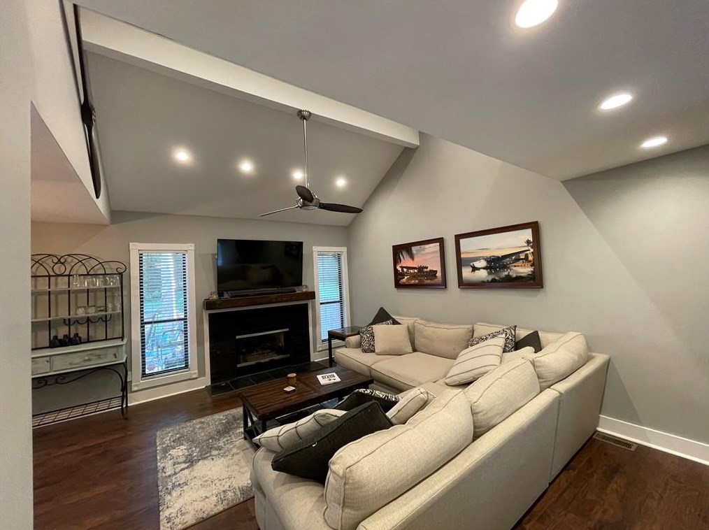 1083 Creatwood Cir, Smyrna GA  30080-8213 exterior