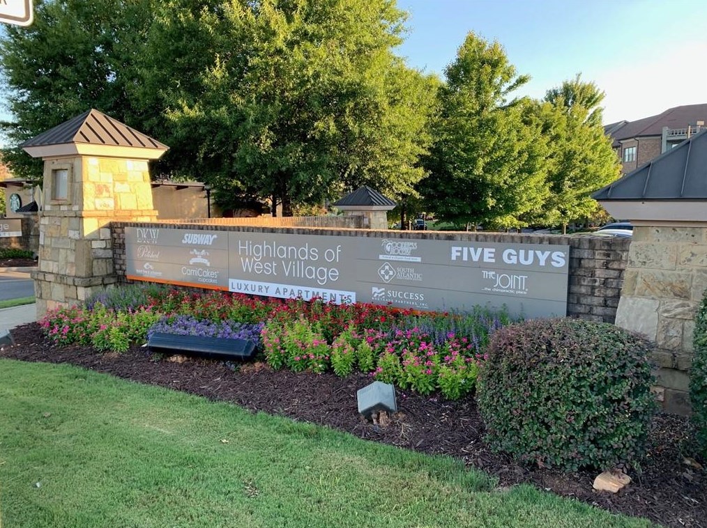 1083 Creatwood Cir, Smyrna GA  30080-8213 exterior