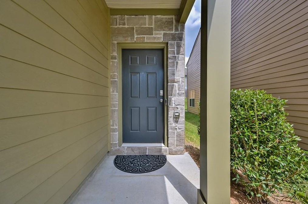 5892 San Gabriel Ln, Atlanta, GA 30349-7527