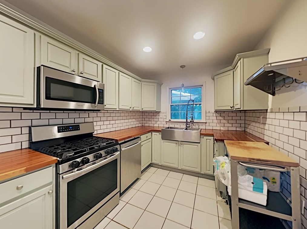 1068 Druid Hills Cir, Decatur GA  30033-4215 exterior
