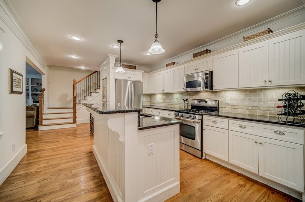 633 Coventry Rd, Decatur GA  30030-5011 exterior