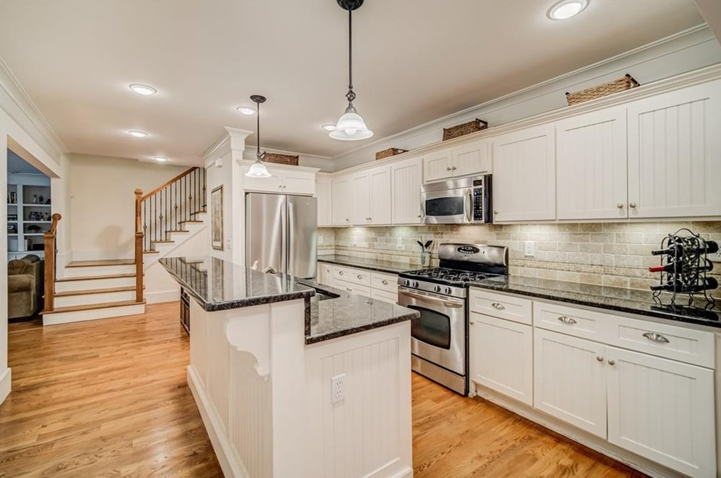 633 Coventry Rd, Decatur GA  30030-5011 exterior