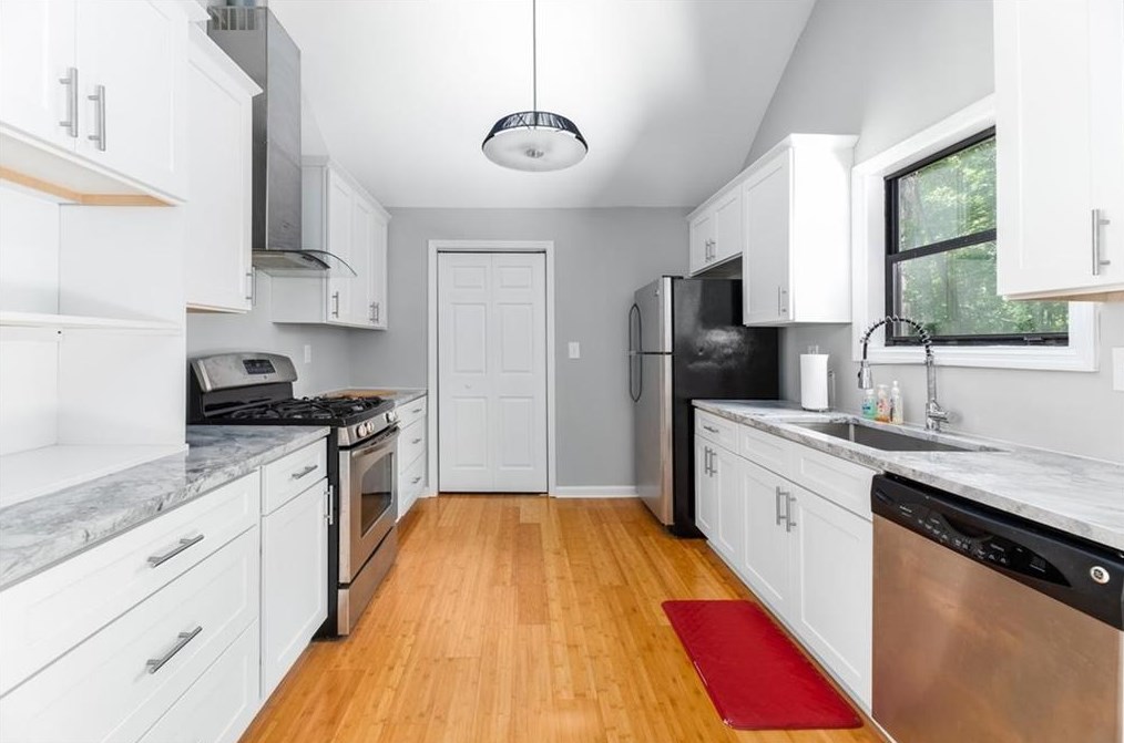 4121 Inola Trl, Roswell, GA 30075-1658