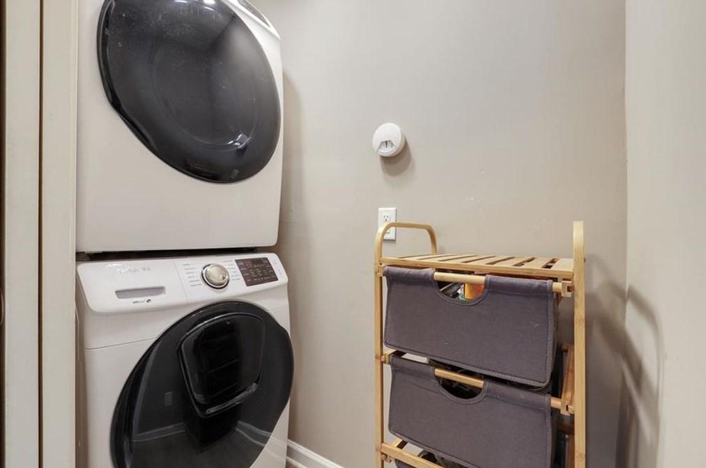 3354 Pinehill Dr, Decatur GA  30032-2903 exterior