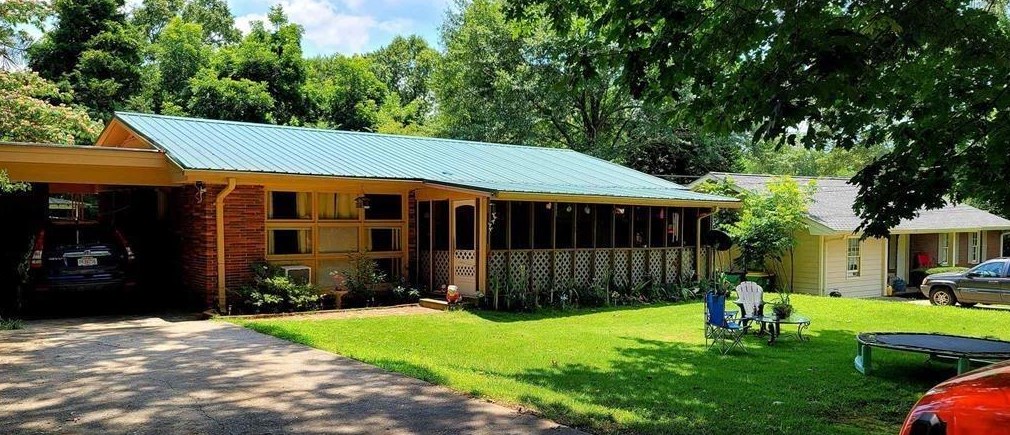 213 E 5th Ave, Winder, GA 30680