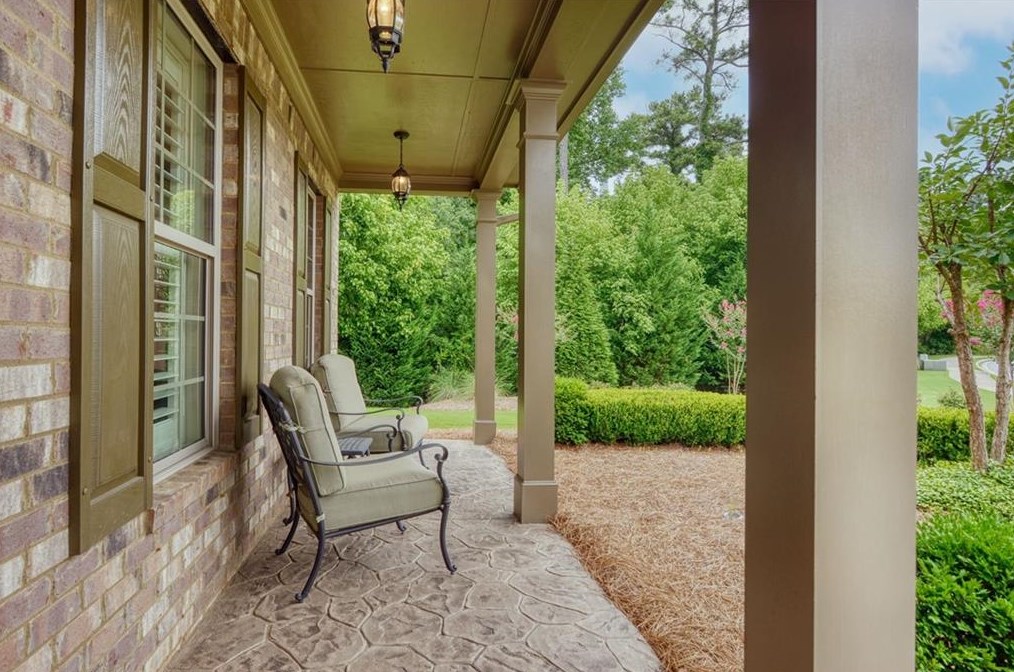 7735 Stratford Ln, Atlanta, GA 30350-4118