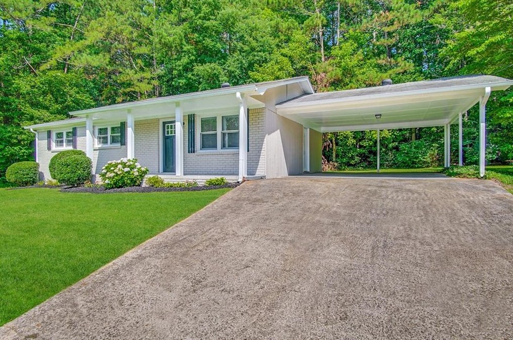 2192 Chestnut Log Loop, Lithia Springs, GA 30122