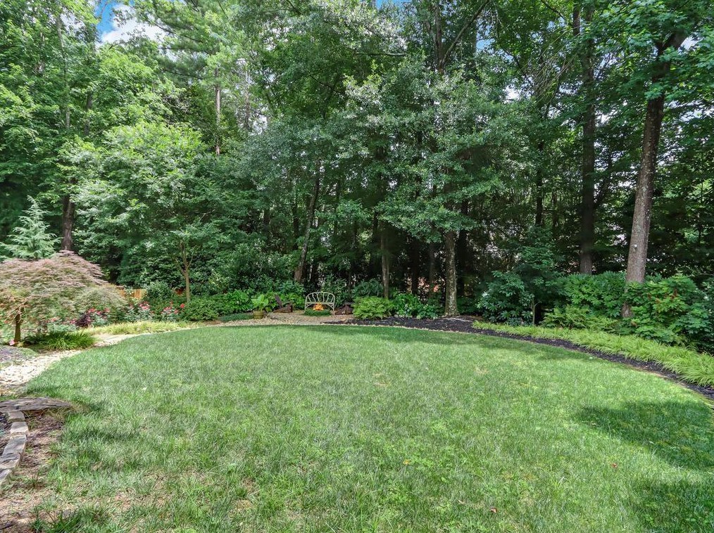 1825 Redbourne Dr, Atlanta GA  30350-5647 exterior