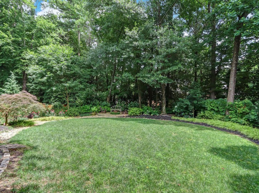 1825 Redbourne Dr, Atlanta GA  30350-5647 exterior