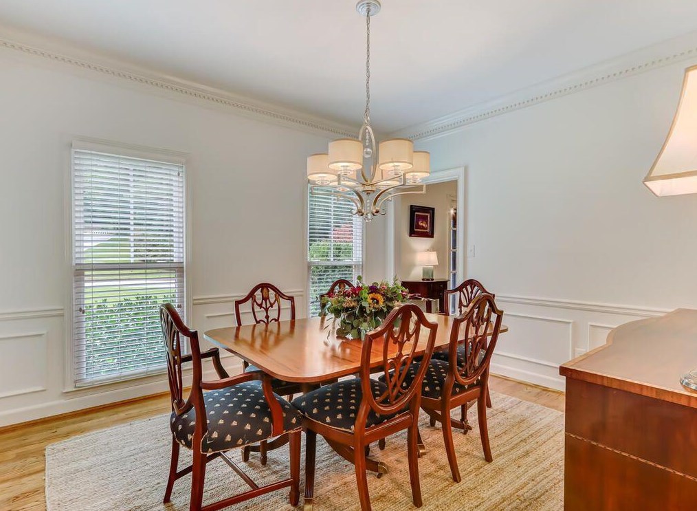 1825 Redbourne Dr, Atlanta GA  30350-5647 exterior