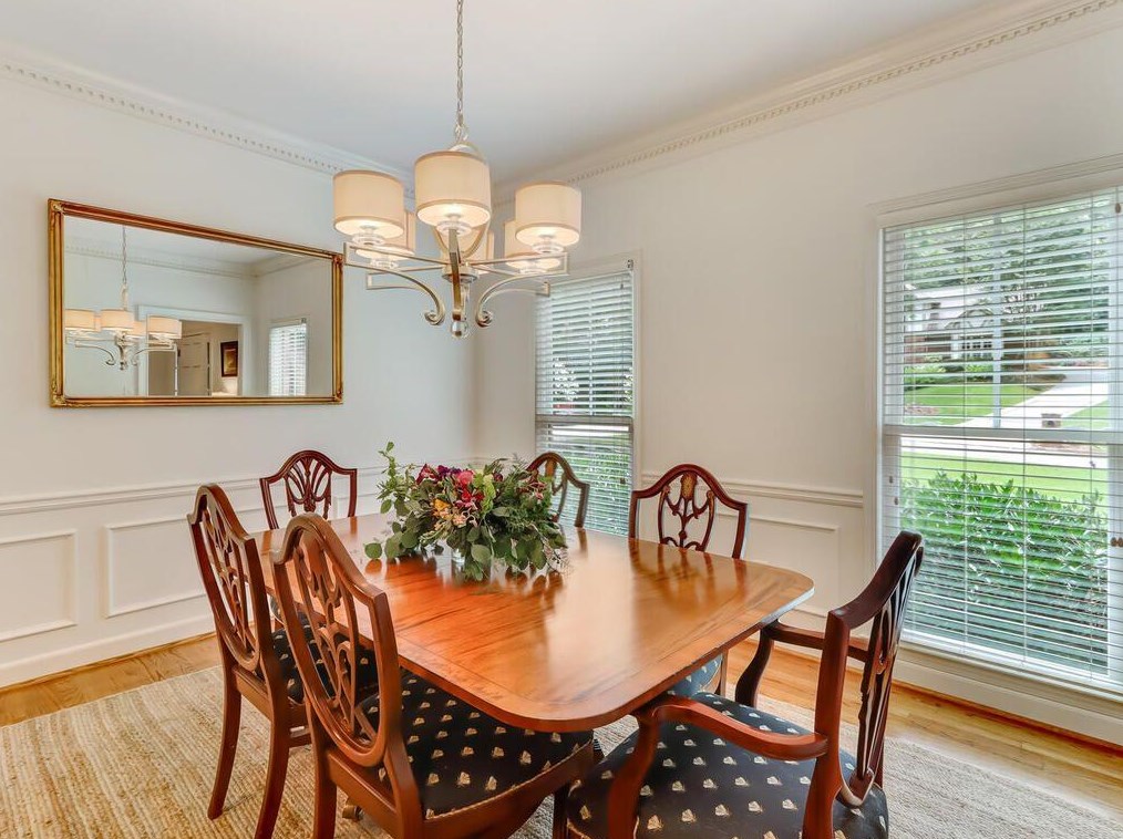 1825 Redbourne Dr, Atlanta GA  30350-5647 exterior