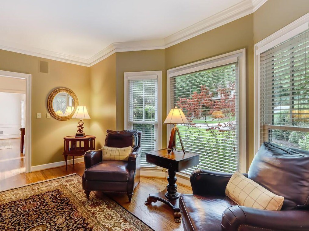 1825 Redbourne Dr, Atlanta GA  30350-5647 exterior