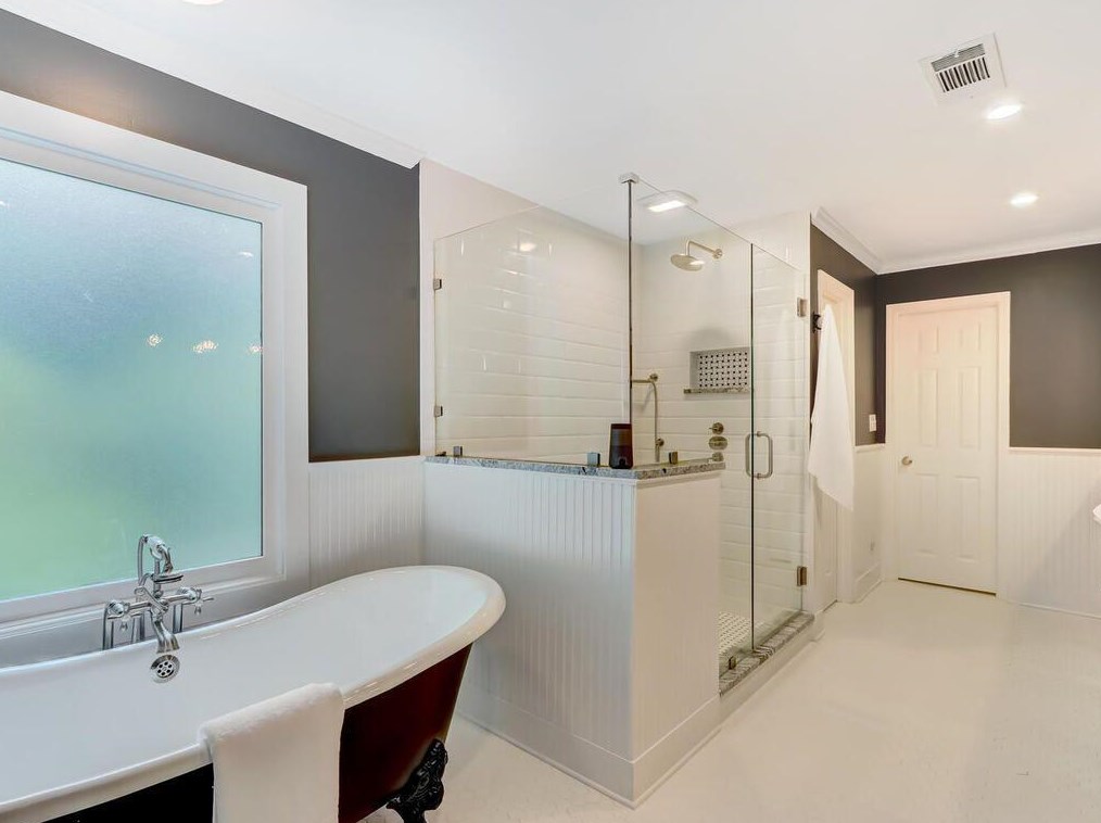 1825 Redbourne Dr, Atlanta GA  30350-5647 exterior