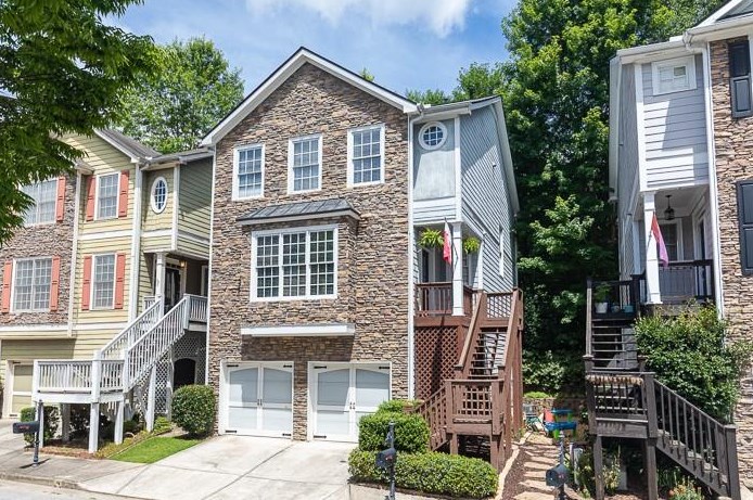 2249 Parkview Ct, Atlanta, GA 30318-1237