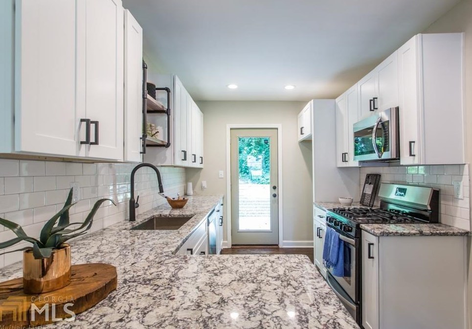 1841 Ridgeland Dr, Decatur GA  30032-4915 exterior