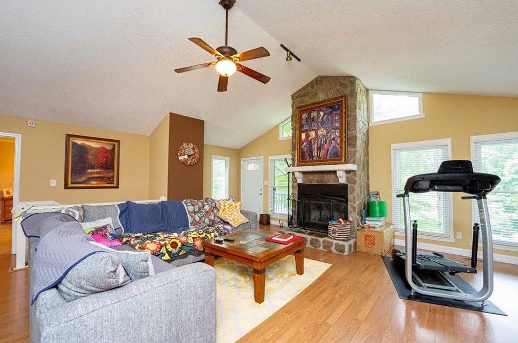 621 Gregory Manor Dr, Smyrna, GA 30082-4435