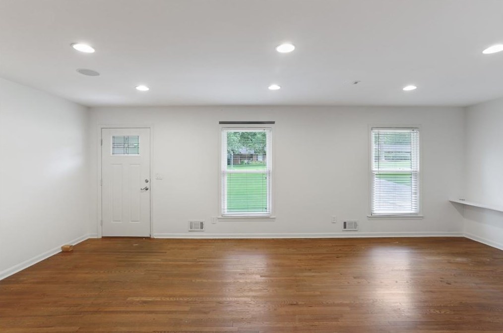 3024 Sumac Dr, Atlanta, GA 30360-1525