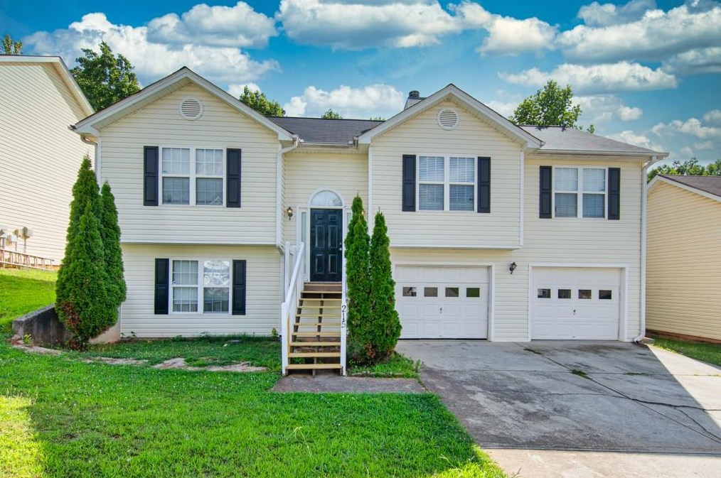 215 Ashland Manor Dr, Lawrenceville, GA 30045-5231