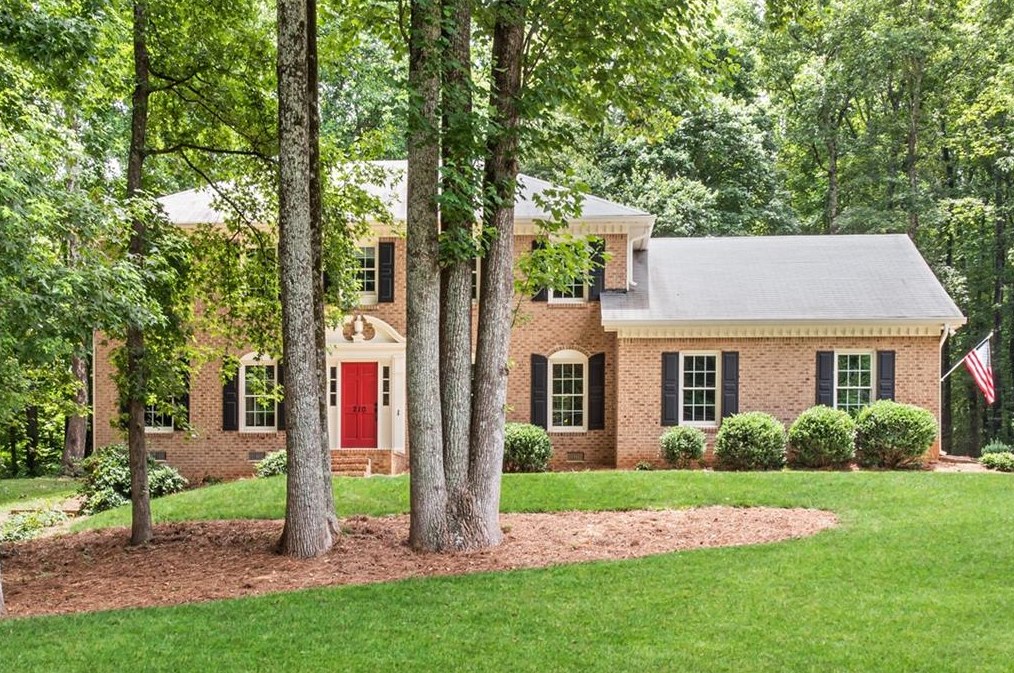 210 Hollyridge Way, Roswell, GA 30076-1211
