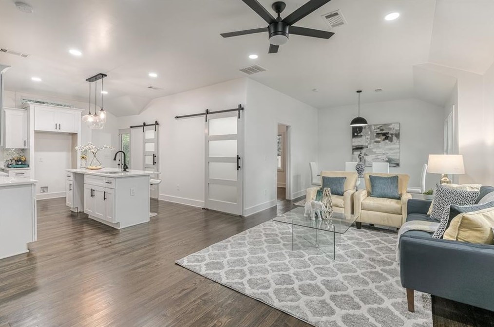 1638 Oak Knoll Cir, Atlanta GA  30315-5271 exterior