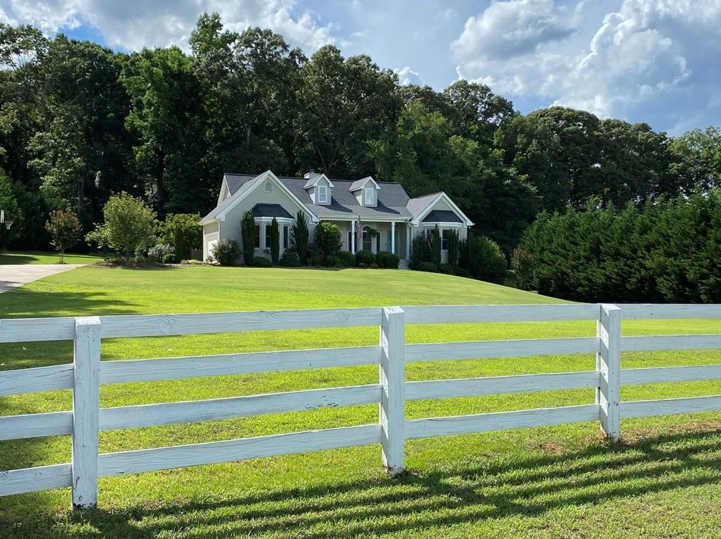 1557 Maddox Rd, Hoschton, GA 30548-3104