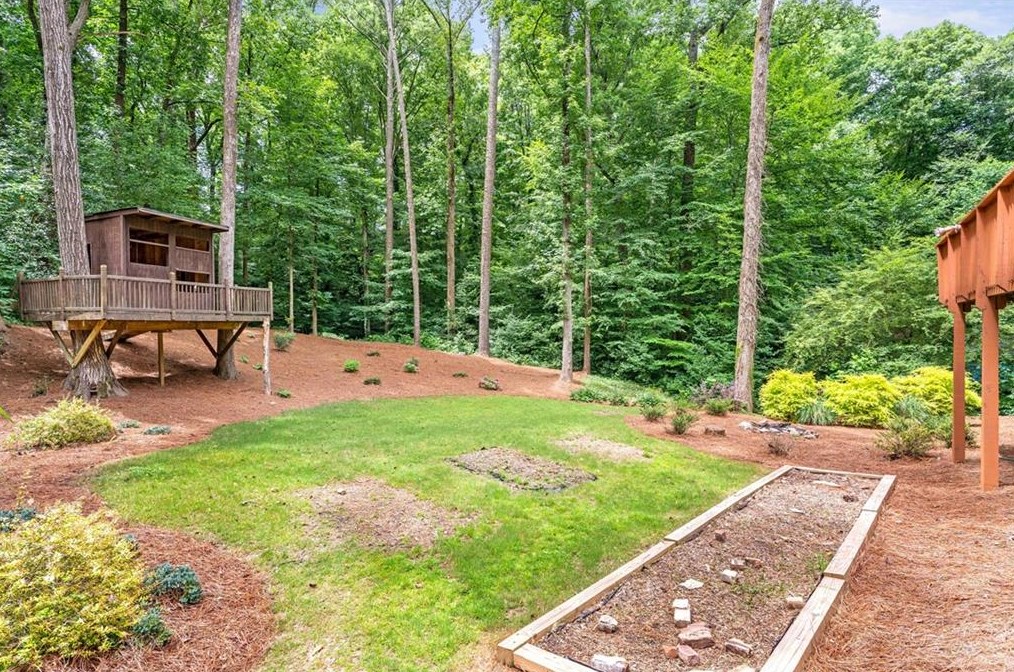 100 Wyndham Dr, Atlanta GA  30328-2045 exterior