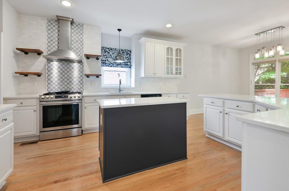 1007 Nottingham Ln, Atlanta GA  30319-6002 exterior