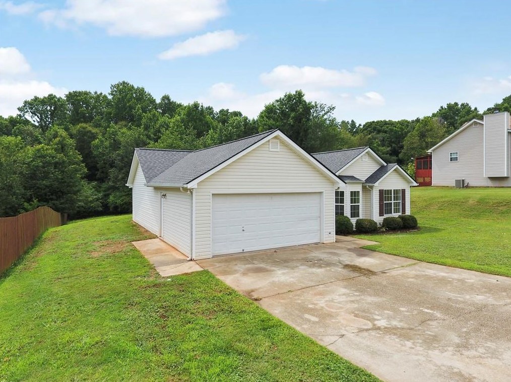 4518 Turning Leaf Dr, Gillsville, GA 30543