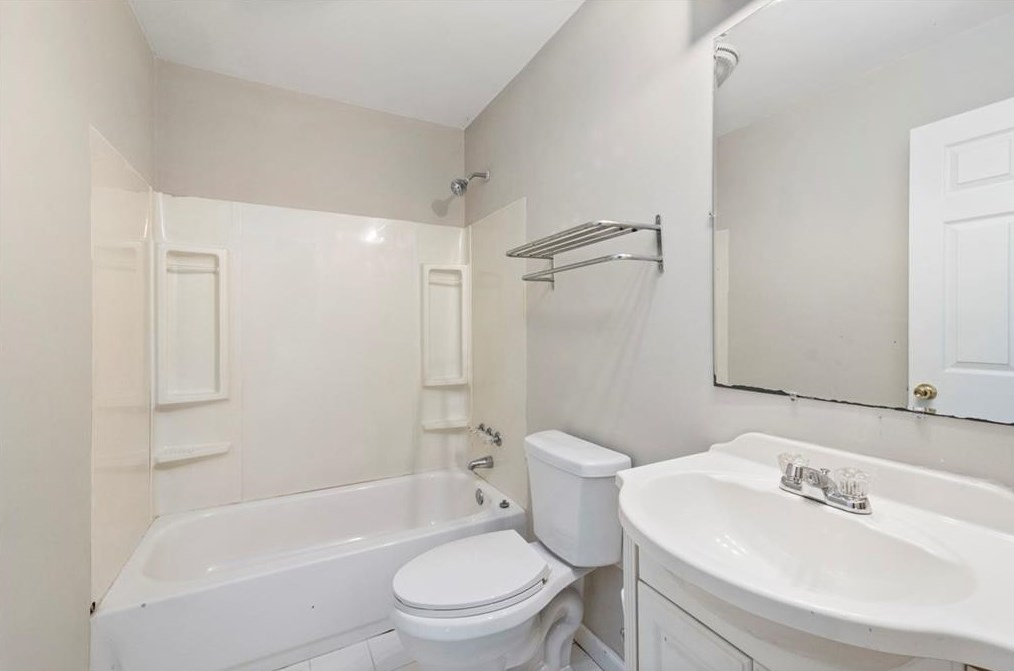 13 Wieuca Trce, Atlanta GA  30342-3856 exterior