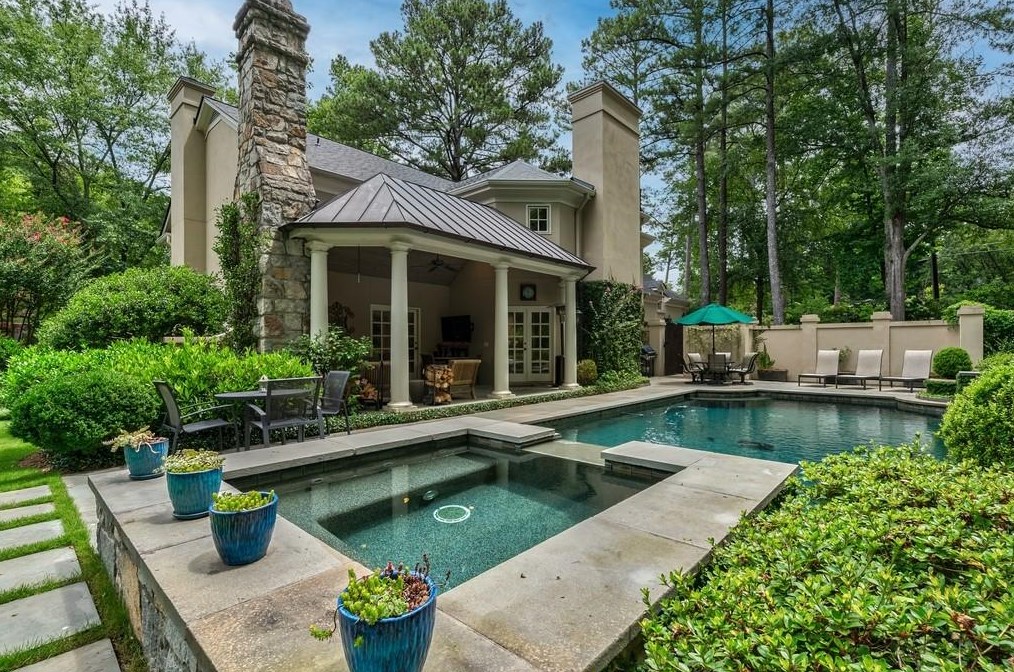 3436 Valley Rd, Atlanta, GA 30305-1169