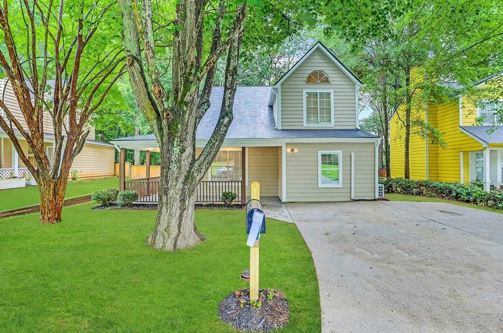 1018 Autumn Crest Ct, Stone Mountain, GA 30083